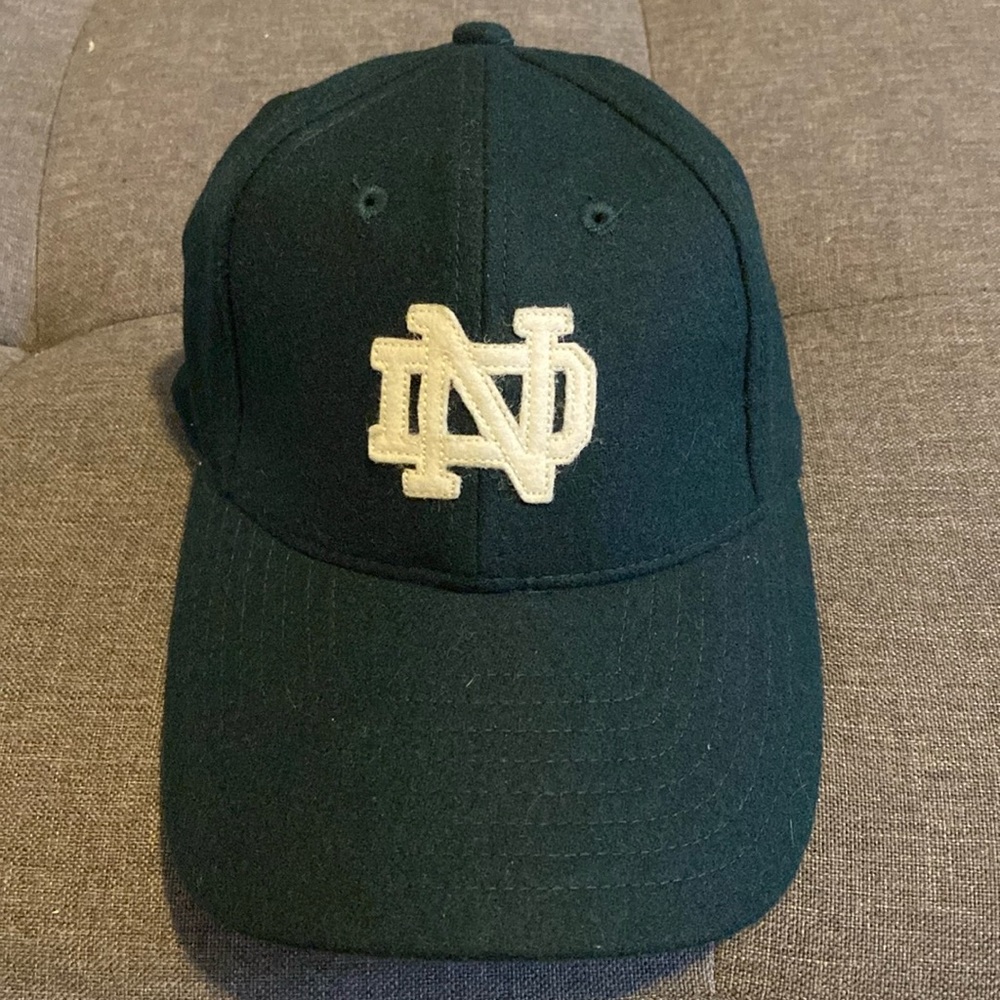 North Dakota Fighting Sioux Adjustable Hat UND Fighting Hawks Wool Ball Cap